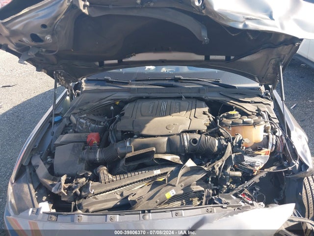 2017 JAGUAR XE SAJAK4BV2HA972558 Photo 9