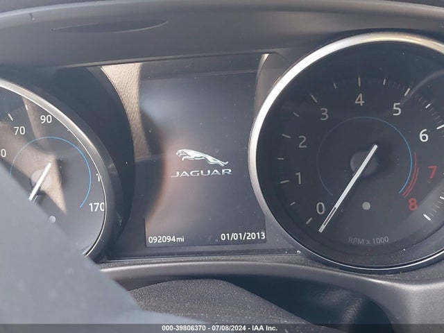 2017 JAGUAR XE SAJAK4BV2HA972558 Photo 6