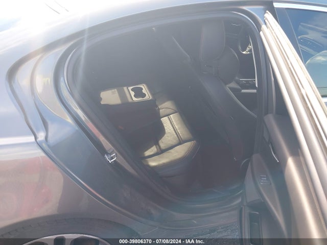 2017 JAGUAR XE SAJAK4BV2HA972558 Photo 7