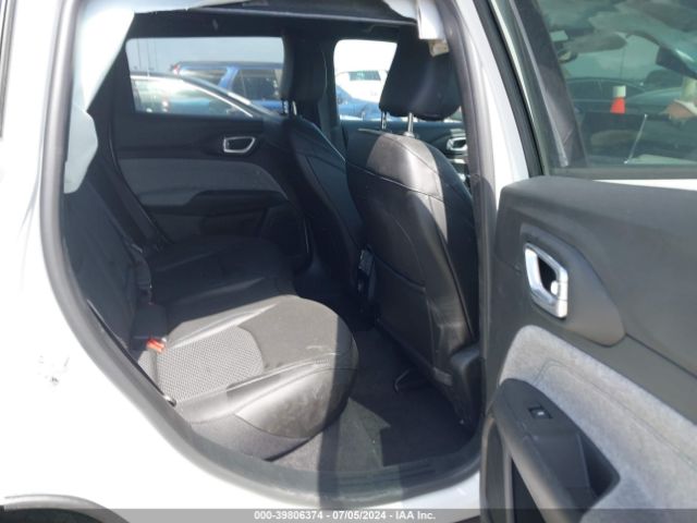 3C4NJDBNXRT154394 Jeep Compass Latitude 4x4
