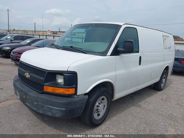 Chevrolet Express 2500 Work Van 2014 1GCWGFBA4E1212318 Image 2