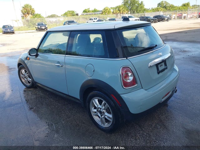 2013 MINI HARDTOP WMWSU3C50DT682983 Photo 2