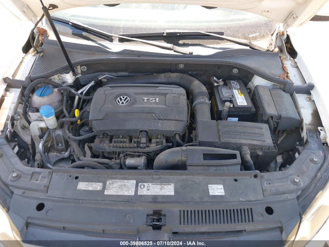1VWBT7A3XEC063689 Volkswagen Passat 1.8t Se