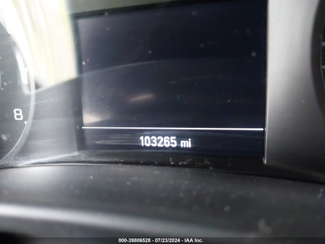 2GNAXHEV0J6340042 Chevrolet EQUINOX LS