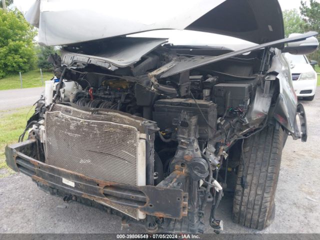 5XYPGDA37KG437243 KIA Sorento 2.4l Lx