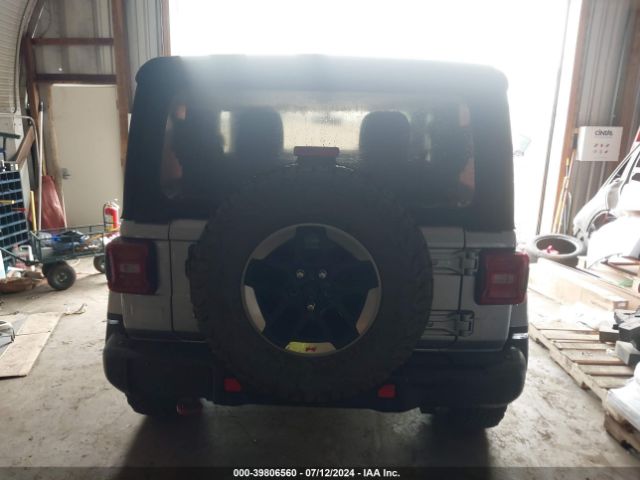 1C4HJXCG3JW205067 Jeep Wrangler Rubicon 4x4