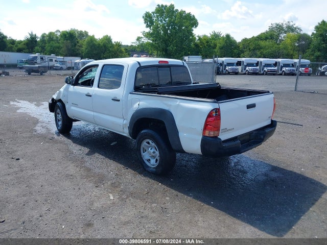 Toyota Tacoma Base V6 2015 5TFLU4EN2FX114076 Image 3