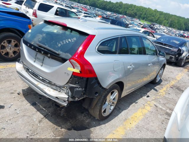 YV140MEK2F1221776 Volvo V60 T5 Premier