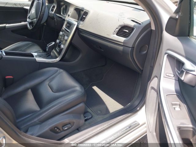 YV140MEK2F1221776 Volvo V60 T5 Premier