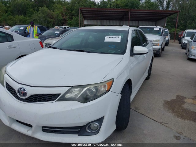 Toyota CAMRY SE 2014 4T1BF1FK2EU464117 Image 2