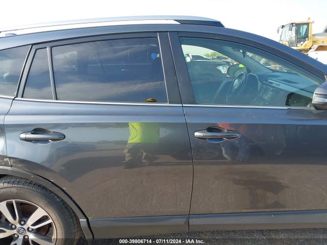 Toyota Rav4 Xle 2018 JTMWFREV1JD109482 Image 13