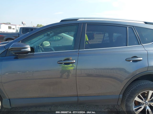 Toyota Rav4 Xle 2018 JTMWFREV1JD109482 Image 14