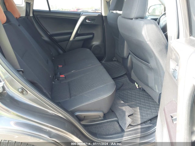 Toyota Rav4 Xle 2018 JTMWFREV1JD109482 Image 8