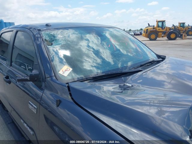 5TFDY5F16JX690224 Toyota Tundra Sr5 5.7l V8