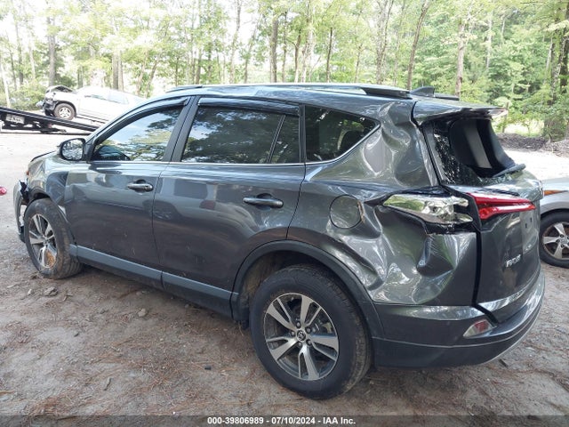 Toyota Rav4 Xle 2018 JTMRFREV9JJ717250 Image 3