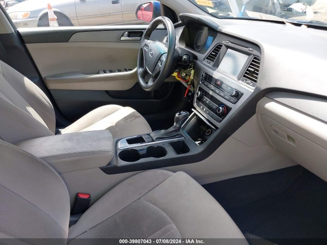 Hyundai SONATA SE 2017 5NPE24AF2HH540331 Image 5