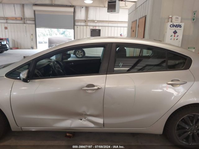 KNAFX4A63E5209577 KIA FORTE LX