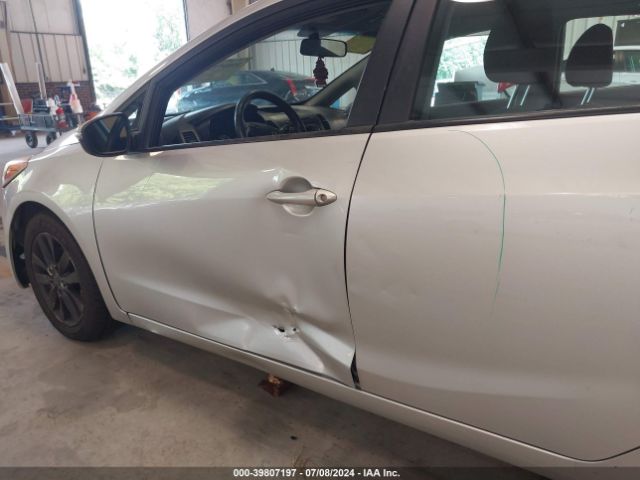 KNAFX4A63E5209577 KIA FORTE LX