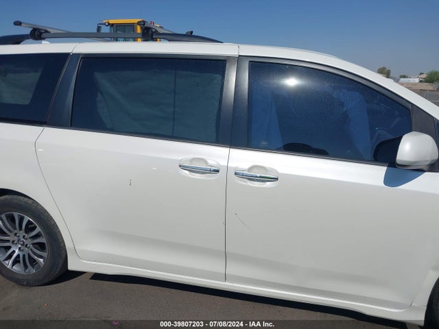 Toyota Sienna Xle 8 Passenger 2018 5TDYZ3DC8JS951219 Image 13