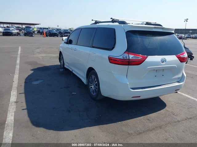 Toyota Sienna Xle 8 Passenger 2018 5TDYZ3DC8JS951219 Image 3