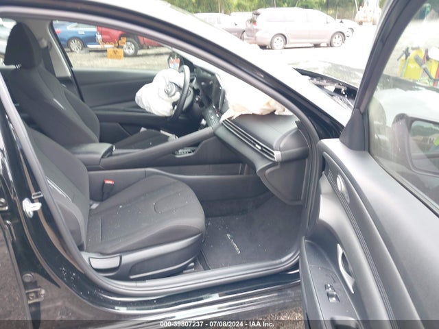 KMHLS4AG5PU615586 Hyundai ELANTRA SEL