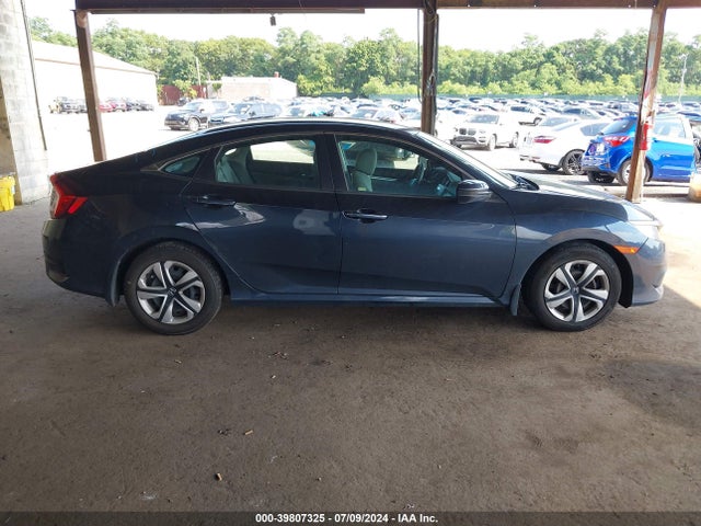 Aukcja sprzedaży 2018 Honda Civic Lx, vin: 19XFC2F53JE034023, numer aukcji: 39807325