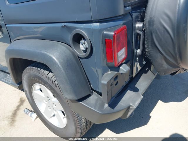 1C4BJWDG7JL806210 Jeep Wrangler Jk Unlimited Sport S 4x4