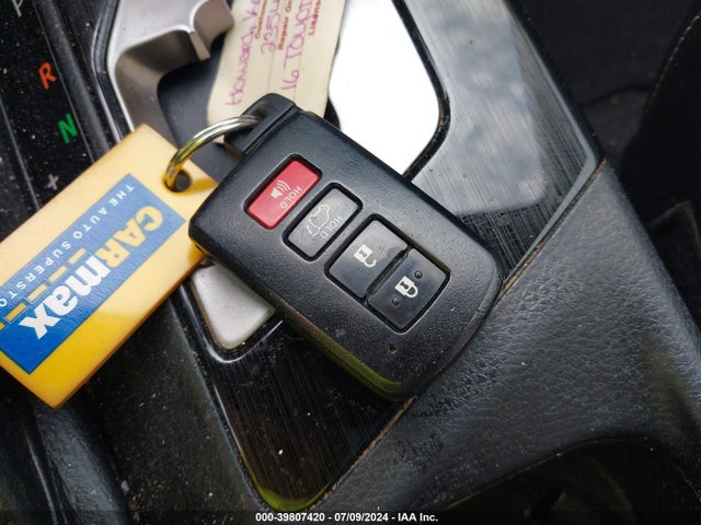 Toyota Rav4 Limited 2016 JTMYFREV1GD081782 Image 11