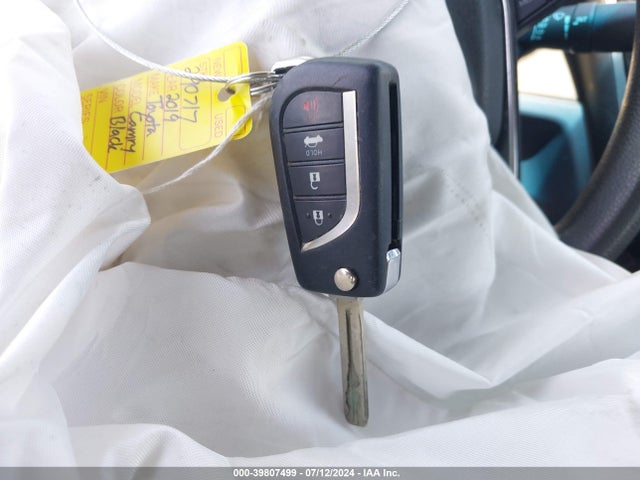 Toyota CAMRY LE 2019 4T1B11HK0KU290717 Image 11