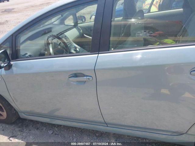 JTDKN3DU1E1831856 Toyota Prius Two
