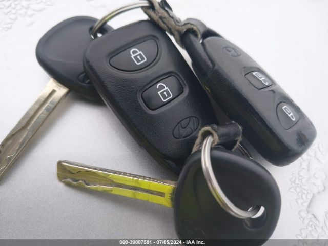 KM8JU3AG4FU017516 Hyundai TUCSON SE