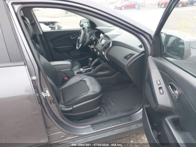 KM8JU3AG4FU017516 Hyundai TUCSON SE