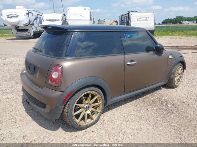 2010 MINI COOPER S WMWMF7C5XATX42970 Photo 3