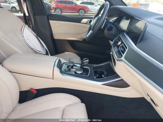 5UXCW2C01N9K10546 BMW X7 Xdrive40i