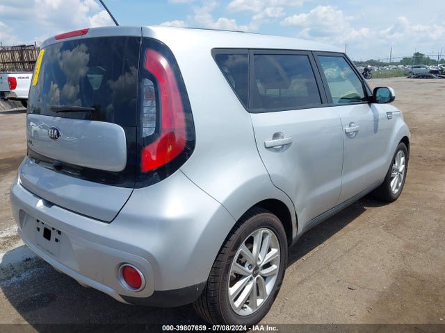 KNDJP3A5XJ7611738 KIA SOUL +