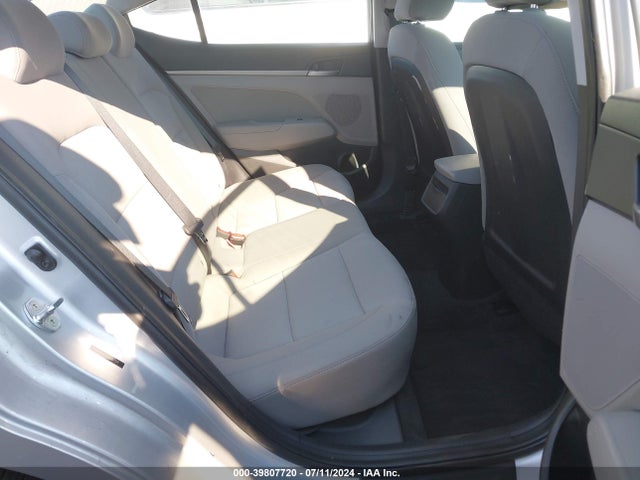 Hyundai ELANTRA SEL 2018 5NPD84LF4JH307371 Image 8