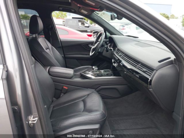 WA1VAAF71JD026415 Audi Q7 3.0t Premium