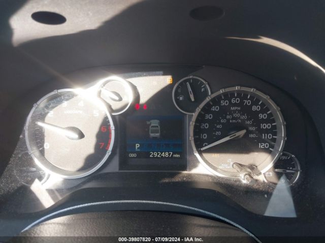 5TFUY5F13EX345299 Toyota Tundra Sr5 5.7l V8