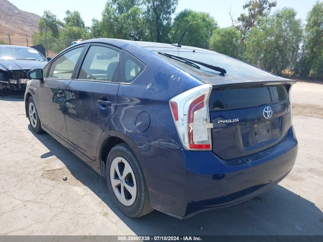 Toyota Prius Three 2014 JTDKN3DU7E1776345 Image 3