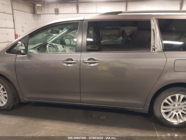 5TDYK3DC1ES489757 Toyota Sienna Xle V6 8 Passenger