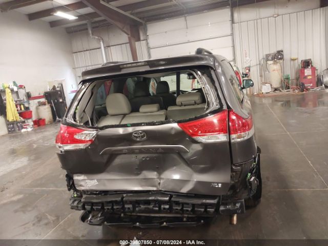 5TDYK3DC1ES489757 Toyota Sienna Xle V6 8 Passenger
