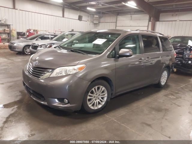 5TDYK3DC1ES489757 Toyota Sienna Xle V6 8 Passenger