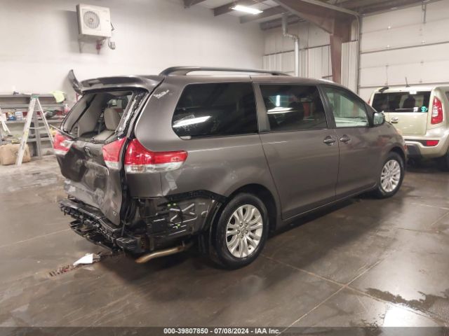 5TDYK3DC1ES489757 Toyota Sienna Xle V6 8 Passenger