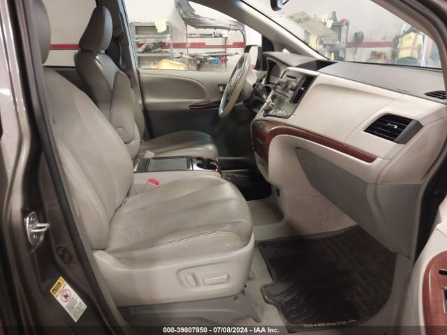 5TDYK3DC1ES489757 Toyota Sienna Xle V6 8 Passenger