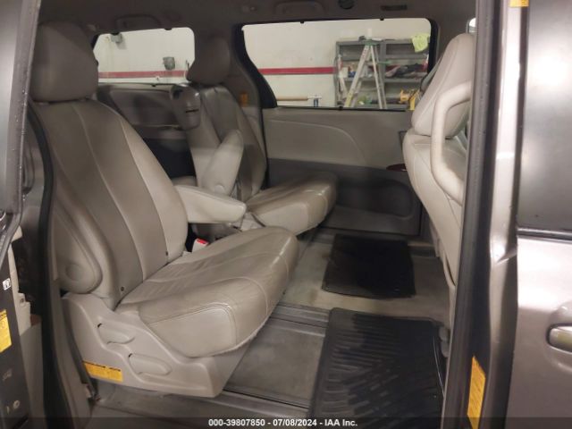5TDYK3DC1ES489757 Toyota Sienna Xle V6 8 Passenger