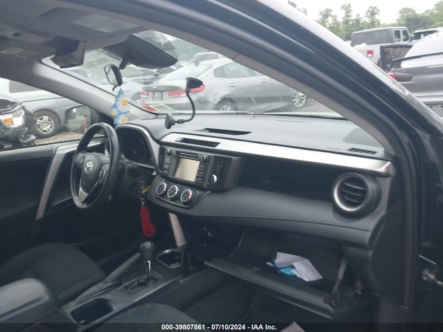 Toyota RAV4 LE 2017 JTMBFREV6HJ172894 Image 5