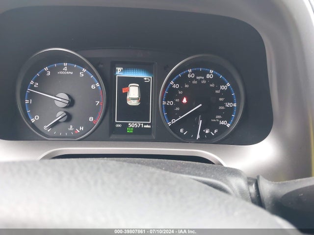 Toyota RAV4 LE 2017 JTMBFREV6HJ172894 Image 7