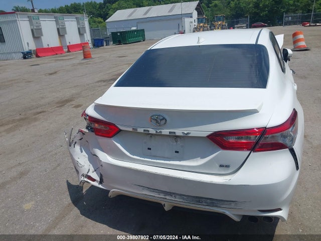 Toyota CAMRY SE 2018 4T1B11HK2JU616774 Image 16