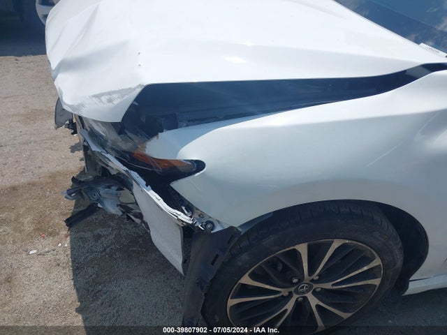 Toyota CAMRY SE 2018 4T1B11HK2JU616774 Image 18
