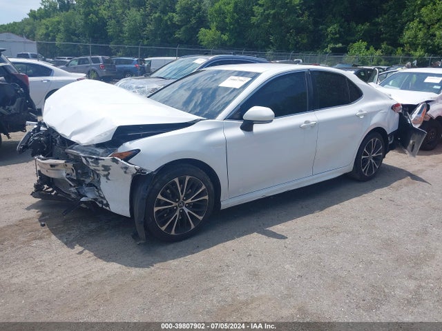 Toyota CAMRY SE 2018 4T1B11HK2JU616774 Image 2